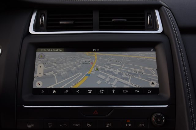 JAGUAR E-Pace usata, con Servosterzo