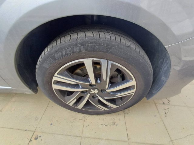 PEUGEOT 208 usata, con Airbag