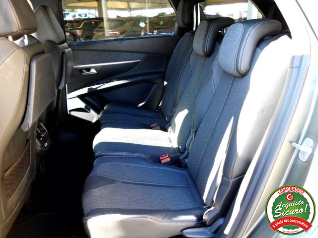 PEUGEOT 5008 usata, con Controllo automatico clima