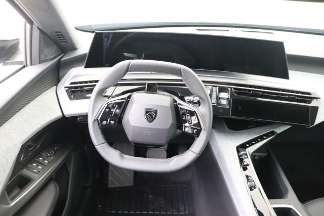 PEUGEOT 5008 usata, con Airbag