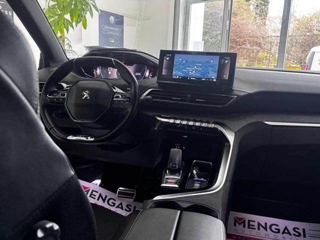 PEUGEOT 5008 usata, con Leve al volante