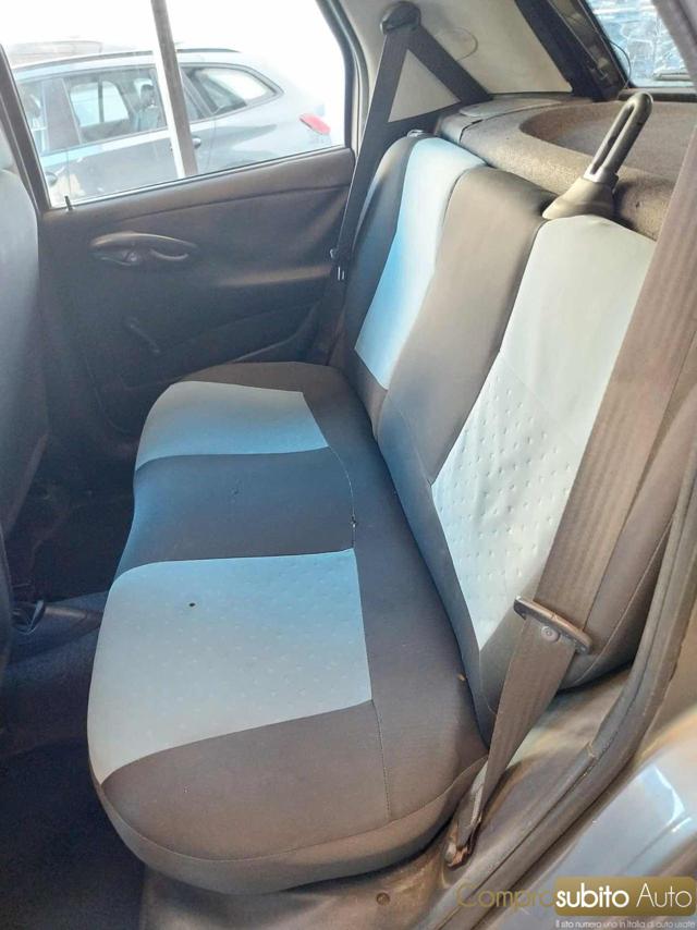 FIAT Punto usata 14