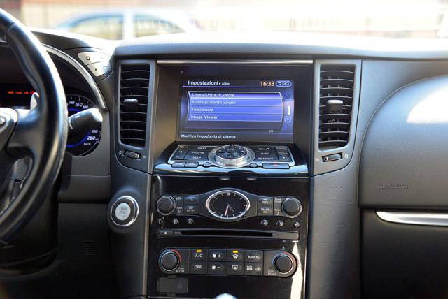 INFINITI QX70 usata 29