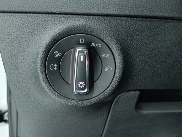 SKODA Karoq usata, con Bluetooth
