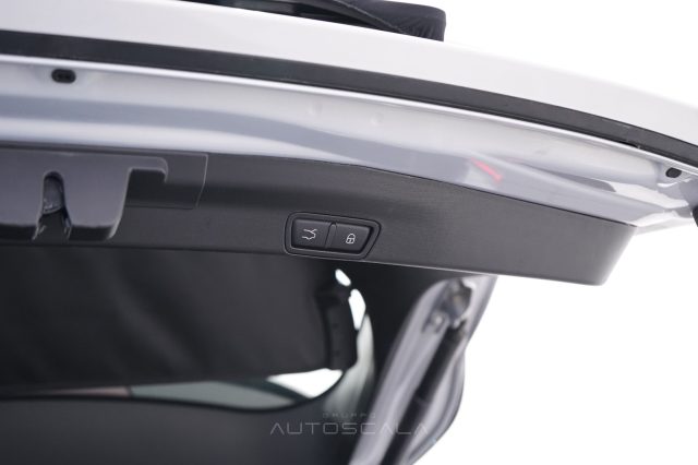 ALFA ROMEO Stelvio usata, con Sensore di luce