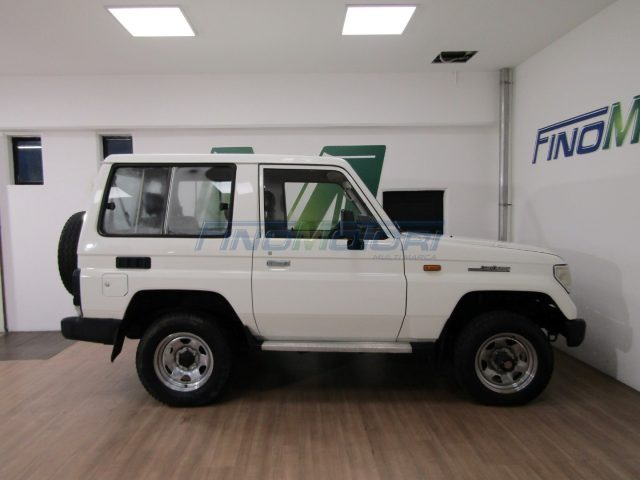 TOYOTA Land Cruiser usata 13