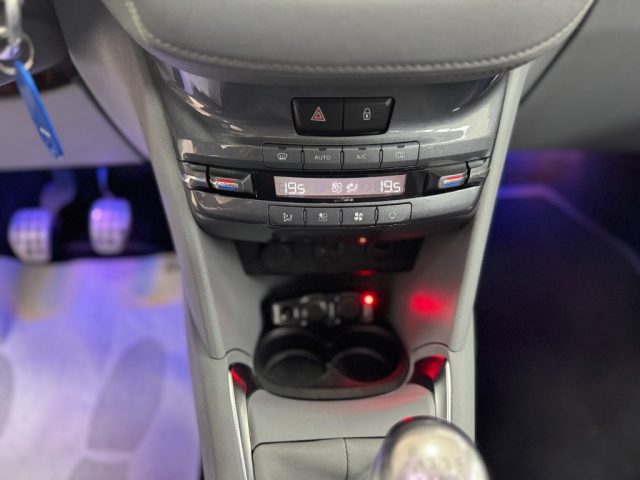 PEUGEOT 208 usata, con Touch screen