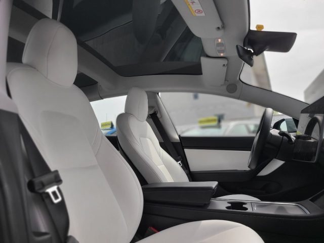 TESLA Model 3 usata, con Alzacristalli elettrici