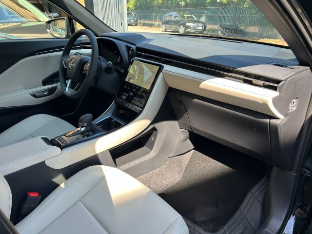 LEXUS LBX usata, con Boardcomputer