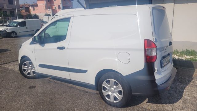 FORD Transit Courier usata, con Autoradio