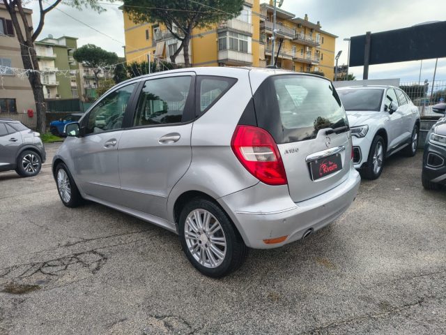 MERCEDES-BENZ A 180 usata, con Alzacristalli elettrici