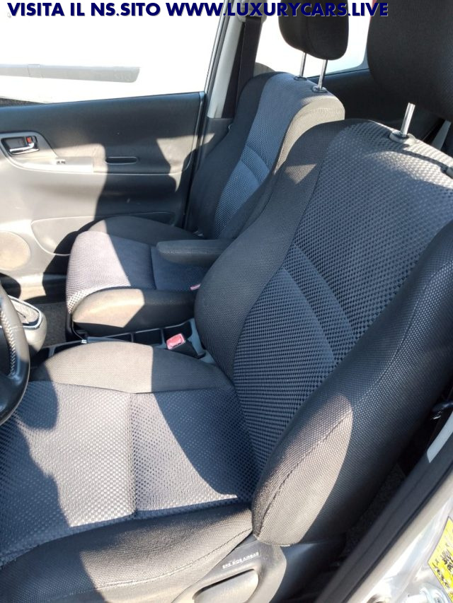 TOYOTA Corolla Verso usata 10