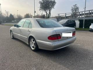 MERCEDES-BENZ E 320 usata, con Autoradio