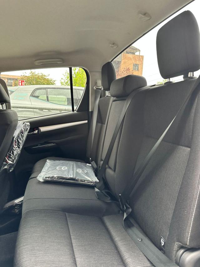 TOYOTA Hilux usata, con Luci diurne LED