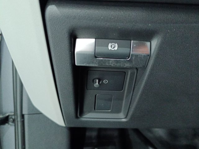 LAND ROVER Defender usata, con Sensore di luce