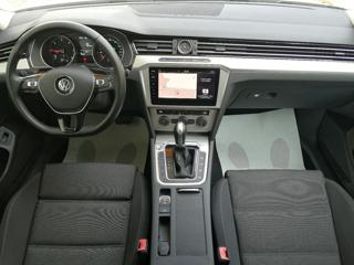 VOLKSWAGEN Passat Variant usata, con Cruise Control