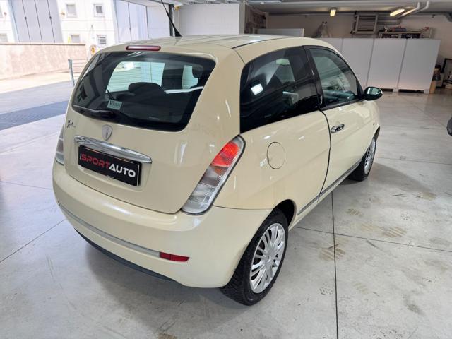 LANCIA Ypsilon usata, con Autoradio