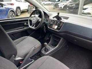 VOLKSWAGEN up! usata, con Autoradio digitale