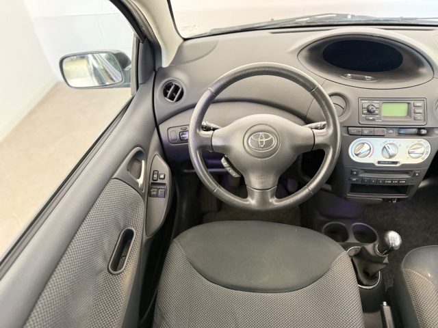 TOYOTA Yaris usata 7