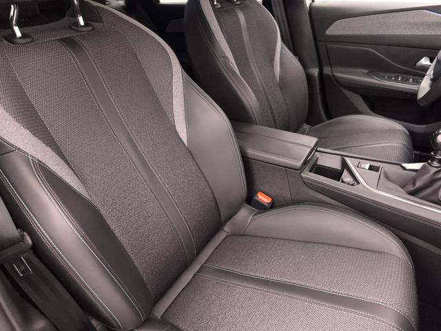 PEUGEOT 308 usata, con Autoradio digitale