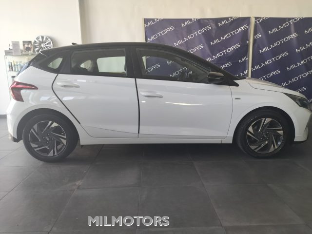 HYUNDAI i20 usata 10