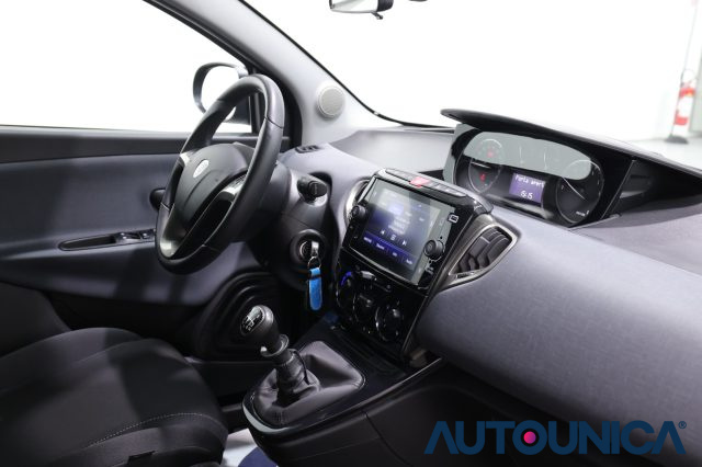 LANCIA Ypsilon usata 36