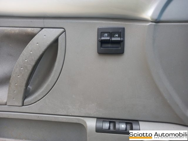 VOLKSWAGEN New Beetle usata, con Controllo automatico clima