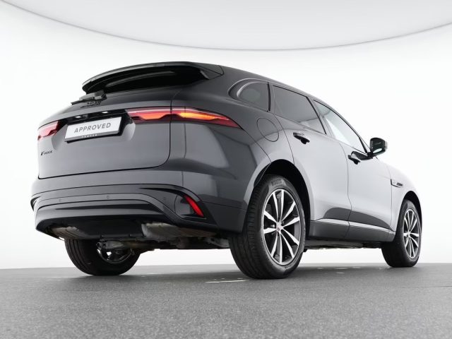 JAGUAR F-Pace usata, con Boardcomputer