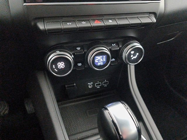 RENAULT Captur usata, con USB