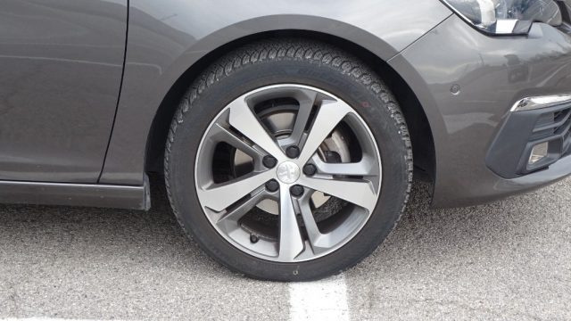 PEUGEOT 308 usata, con Sistema di navigazione