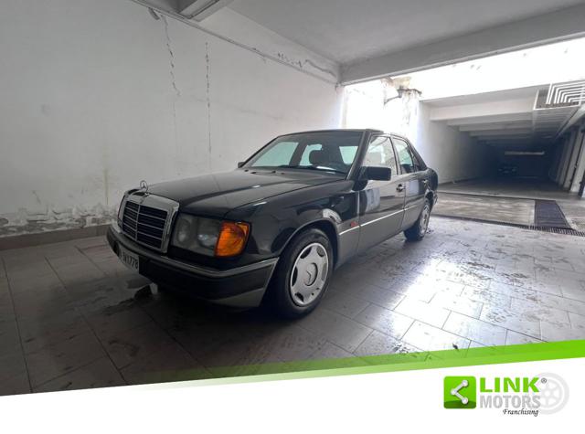 MERCEDES-BENZ E 200 usata, con Autoradio