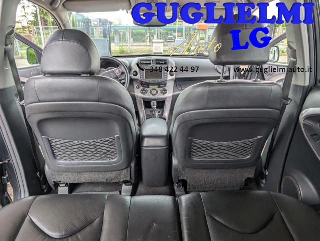 TOYOTA RAV 4 usata, con Sistema di navigazione