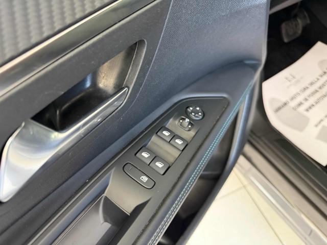 PEUGEOT 3008 usata, con Airbag testa