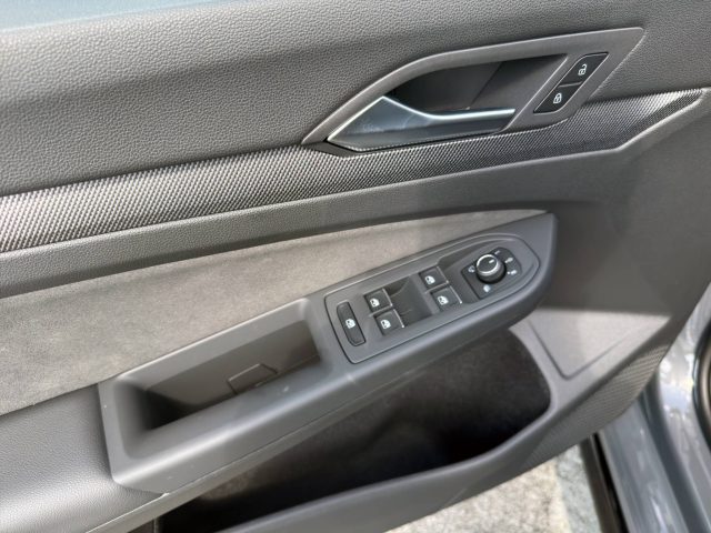 VOLKSWAGEN Golf usata, con Airbag testa