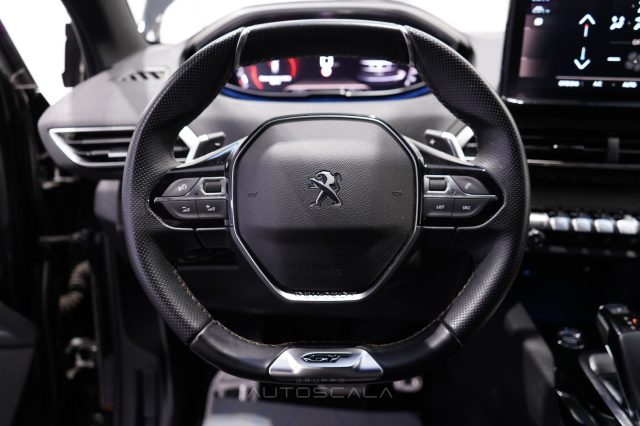 PEUGEOT 5008 usata, con Volante in pelle