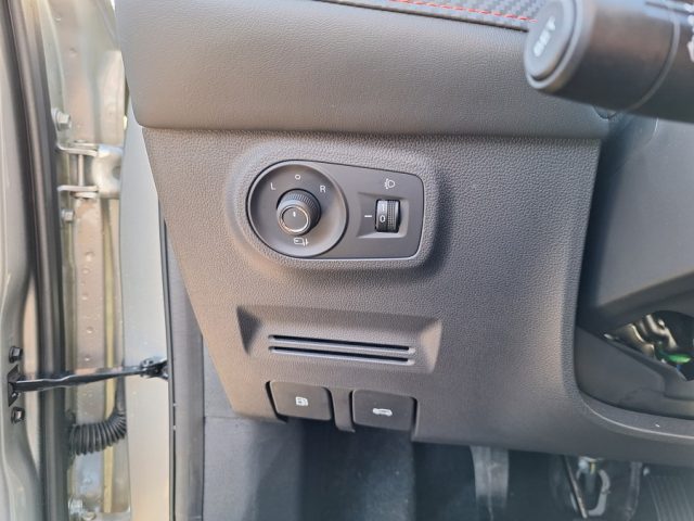 MG ZS usata, con Fari LED