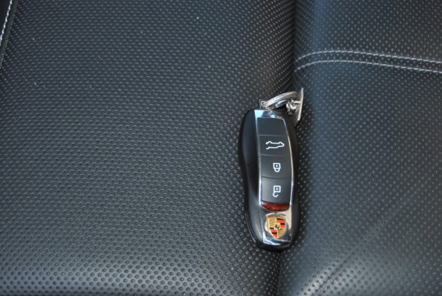 PORSCHE Macan usata, con Boardcomputer