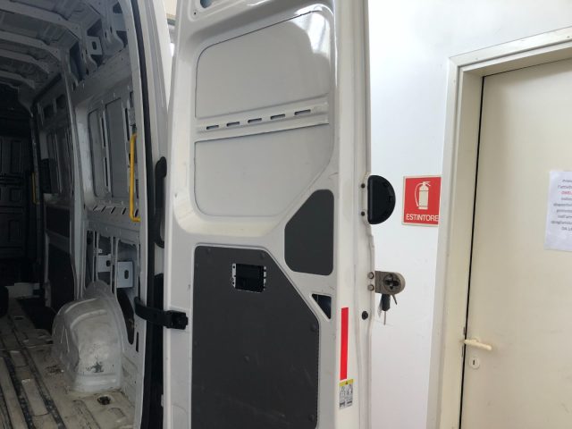 VOLKSWAGEN Crafter usata 15