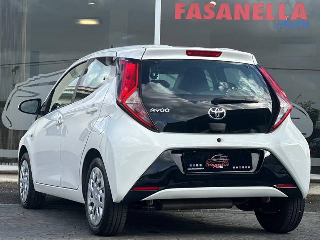 TOYOTA Aygo usata, con USB