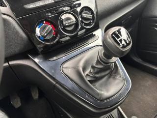 LANCIA Ypsilon usata, con Autoradio