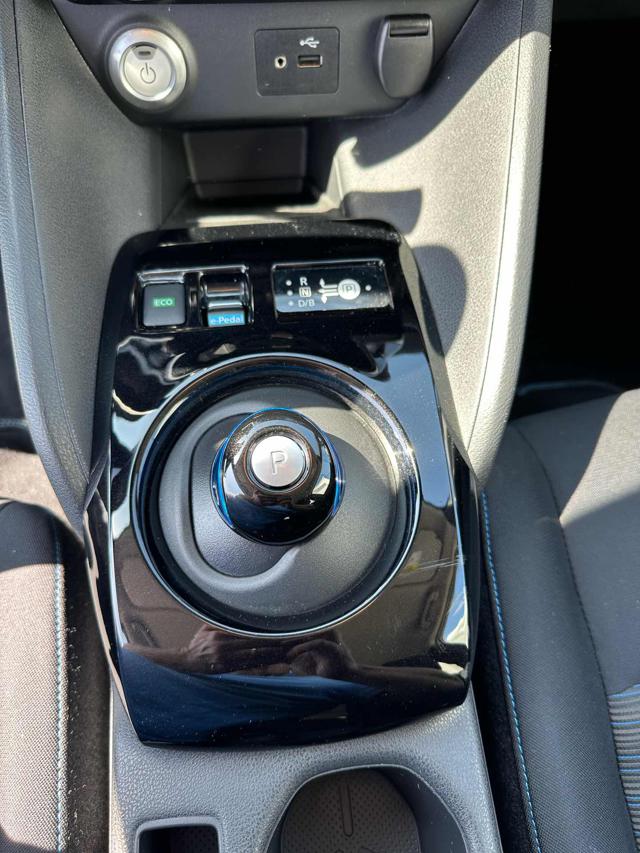 NISSAN Leaf usata, con Specchietti laterali elettrici