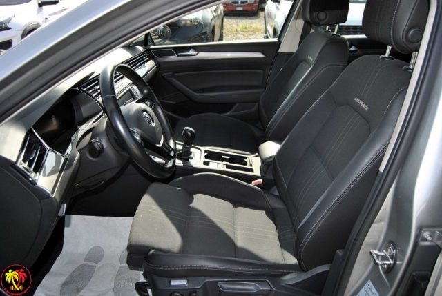 VOLKSWAGEN Passat usata, con Autoradio
