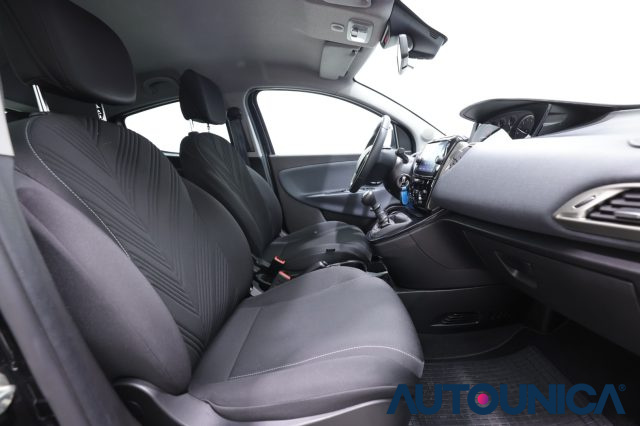 LANCIA Ypsilon usata 37