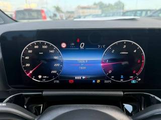 MERCEDES-BENZ GLA 200 usata, con Autoradio digitale