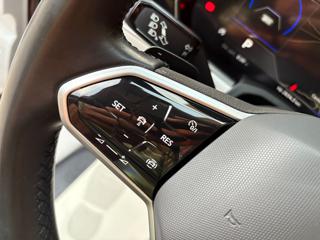 VOLKSWAGEN Touareg usata, con USB