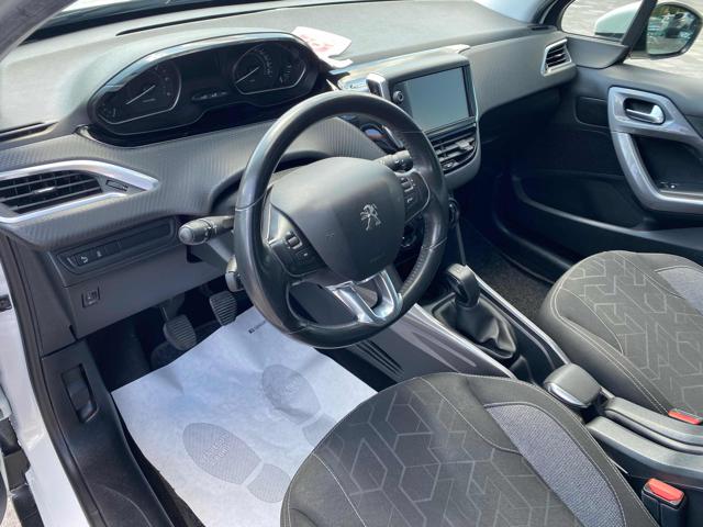 PEUGEOT 2008 usata, con Autoradio