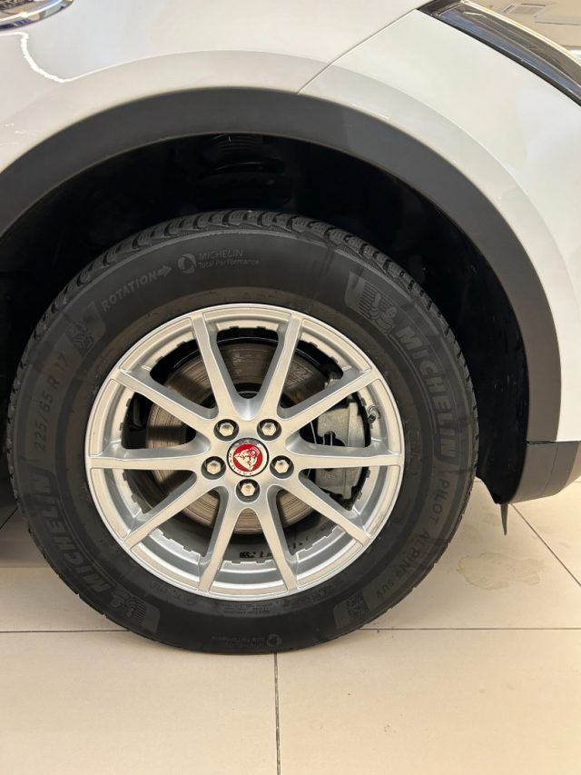 JAGUAR E-Pace usata 11