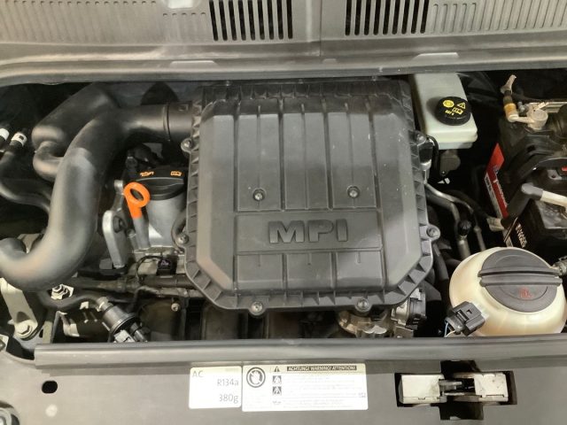 VOLKSWAGEN up! usata 19