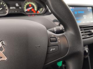 PEUGEOT 208 usata, con Sedile posteriore sdoppiato