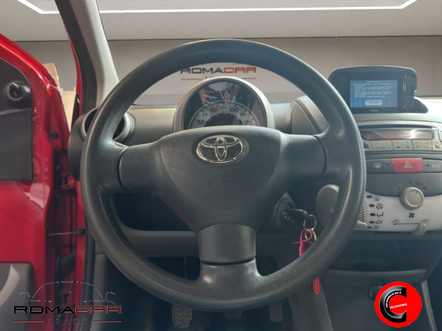 TOYOTA Aygo usata 12